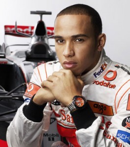 Один из лучших молодых пилотов Формулы 1 стал богатейшим спортсменом Англии