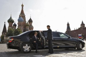 Автомобили президентов России, США, Франции, а также королей